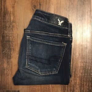 American Eagle Low Rise Jegging Size 2 Dark Wash